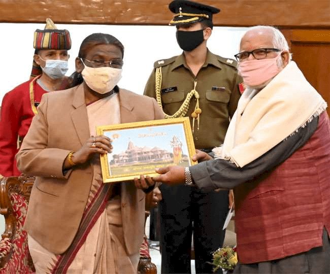 झारखंड: राम मंदिर निर्माण के लिए गवर्नर द्रौपदी मुर्मू ने दिए 51 हजार रुपये की सहयोग राशि