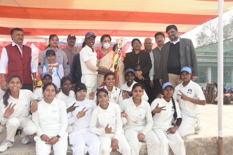 धनबाद ब्लू ने जीता डीसीए चैलेंजर ट्रॉफी टी-20 महिला क्रिकेट टूर्नामेंट का खिताब 