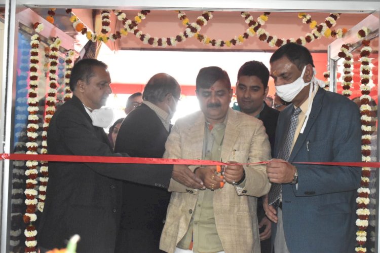 धनबाद: देवी चैरिटेबल मेडिकल एंड डेंटल हॉस्पीटल का शुभारंभ, एमएलए राज सिन्हा ने किया उद्घाटन