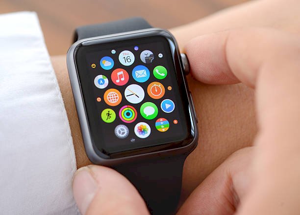 Apple वॉच ने नदी में गिरे एक साइकिल चालक की ऐसे बचाई जान