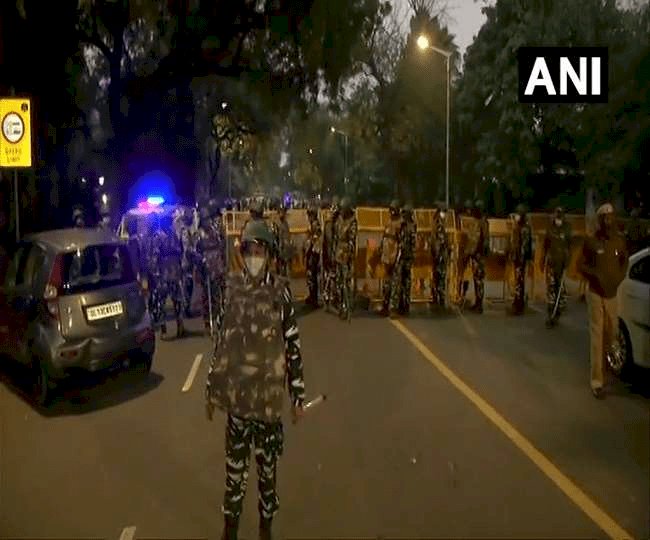 नई दिल्ली: इजरायल दूतावास के पास विस्फोट, सभी एयरपोर्ट, अयोध्या, हरिद्वार समेत अन्य जगहों पर हाई अलर्ट