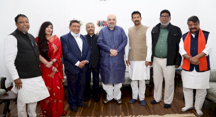 नई दिल्ली: पश्चिम बंगाल के एक्स मिनिस्टर राजीब बनर्जी समेत तृणमूल के छह लीडर BJP में शामिल, अमित शाह ने किया स्वागत