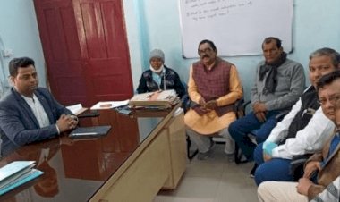 धनबाद: एमपीएल का आरोप- दबाव बनाते हैं जनप्रतिनिधि, विस्थापित समिति ने कहा- यहां सिस्टम ही ध्वस्त