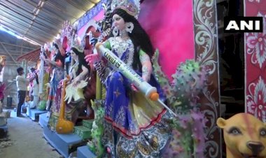 कोरोना वैक्सीन की थीम पर बन रही है मां सरस्वती की मूर्ति 