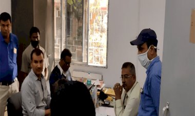 धनबाद: CBI ने ईसीएल  मुगमा के जीएम अभिजीत दास को 19,500 घूस लेते अरेस्ट किया