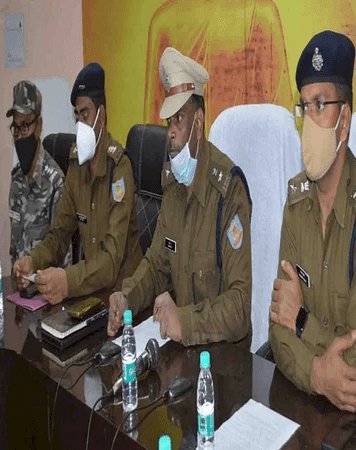 झारखंड: अमन श्रीवास्तव गैंग के शूटर मुकेश सिंह समेत 7 क्रिमिनल अरेस्ट,पिस्टल समेत कई आर्म्स बरामद