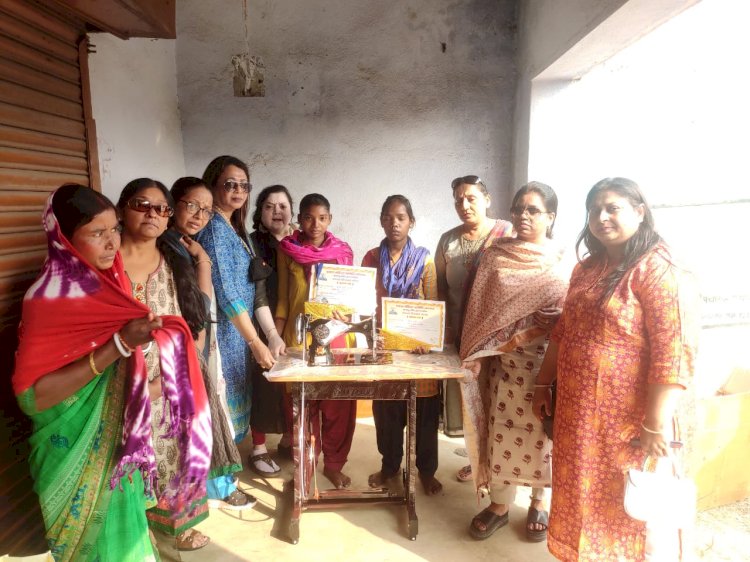 धनबाद:  एकल महिला समिति ने बलियापुर में किया वन यात्रा का आयोजन 