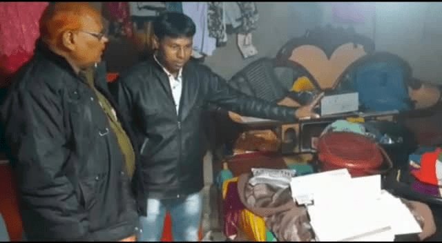 धनबाद: निरसा के पहाड़बाद में बिजनसमैन के घरवालों को बंधक बनाकर लाखों की डकैती