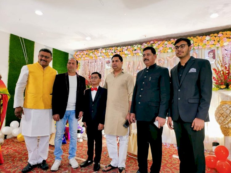 धनबाद: AICC मेंबर संतोष सिंह के बेेटे के 12 वें जन्म दिन पर राजनेताओं का हुआ जुटान