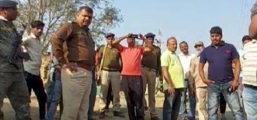 धनबाद: चिरकुंडा तालंडगा हाउसिंग कॉलोनी में विनोद झा की दिनदहाड़े गोली मारकर मर्डर