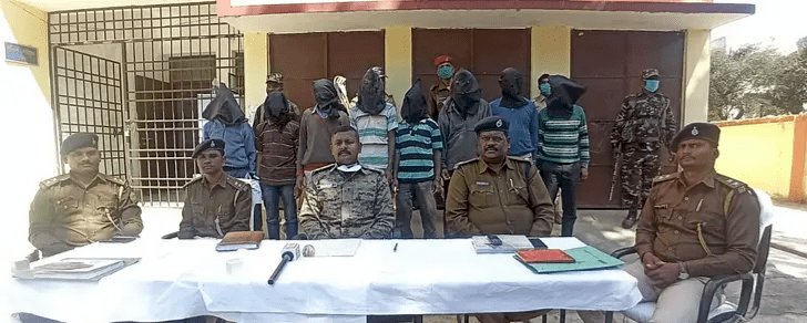 झारखंड: गुमला नरसंहार का पुलिस ने किया खुलासा, आठ आरोपी अरेस्ट, टांगी भी बरामद