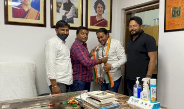 बोकारो के  देव शर्मा की युवक कांग्रेस में वापसी, नई दिल्ली में नेशनल प्रसिडेंट श्रीनिवास ने दिलायी सदस्यता