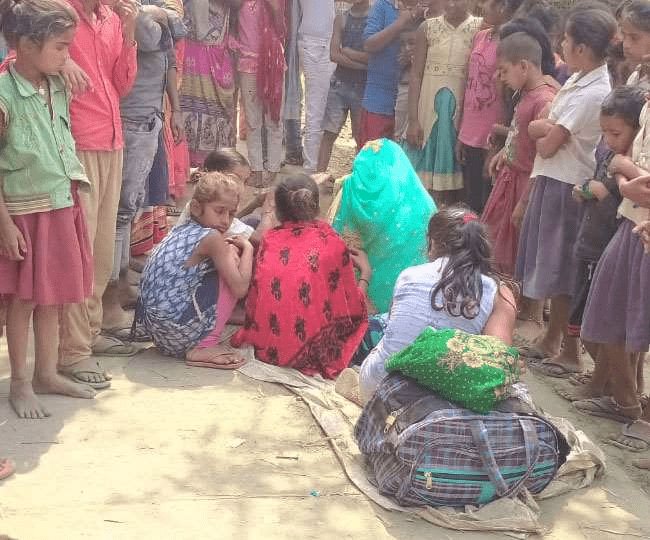 बिहार: बेगूसराय में ससुराल में धरने पर बैठी दुल्हन, हाई वोल्टेज ड्रामा के बाद  मिली एंट्री