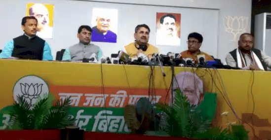 बिहार: मिनिस्टर रामसू रत राय  ने दी सफाई, कहा- दो दिन के अंदर माफी मांगे तेजस्वी, नहीं तो करेंगे मानहानि का केस