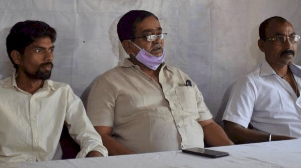 धनबाद: सिंह मेंसन के सिद्धार्थ गौतम पर 40 करोड़ की गाड़ियों को लूटने का आरोप,आंध्र प्रदेश की साईं श्री इंजीनियिरंग कंपनी ने पुलिस में किया कंपलेन