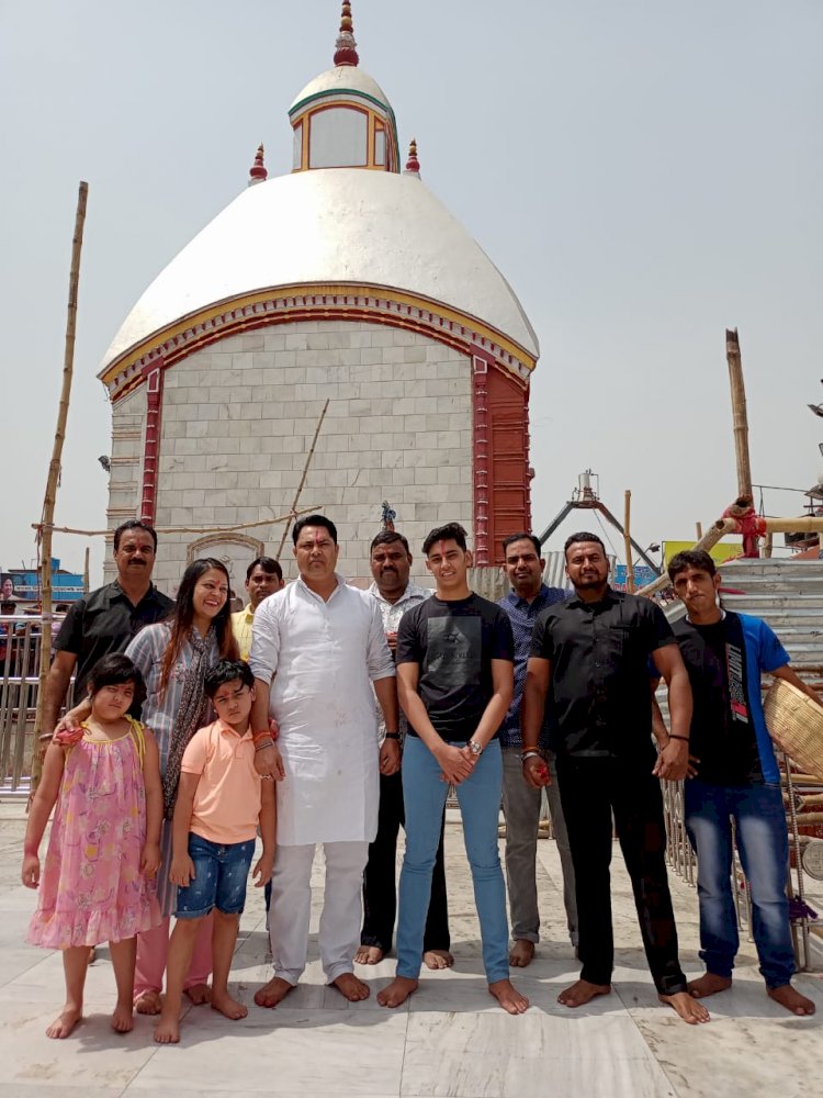धनबाद: रणविजय सिंह ने परिजनों के साथ तारापीठ में की पूजा-अर्चना