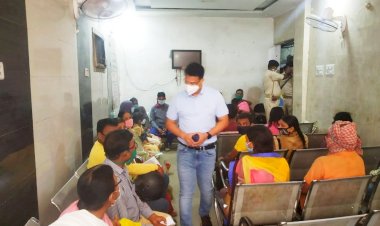 धनबाद:आदेश के उल्लंघन के आरोप में क्लीनीलैब  सील डीसी ने किया रेड