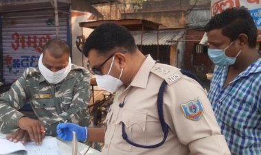 धनबाद:निर्धारित क्षमता से अधिक लोगों को वाहनों पर बैठाने के विरुद्ध चलाया अभियान