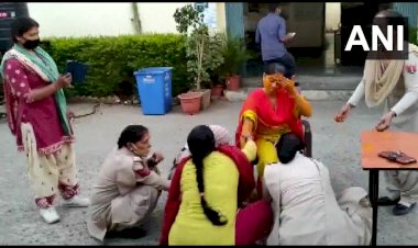 राजस्थान: महिला कांस्टेबल को नहीं मिली छुट्टी, पुलिस स्टेशन में ही संपन्न हुई Haldi Ceremony