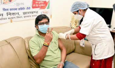 झारखंड: सीएम हेमंत सोरेन ने लगवाई कोरोना वैक्सीन, कहा- अफवाहों पर न दें ध्यान