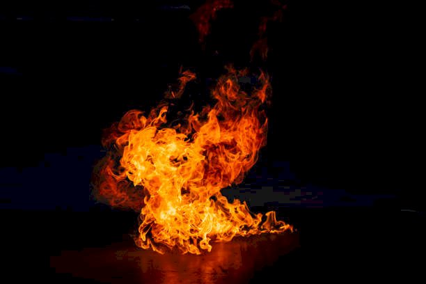 हाजीपुर:भीषण आग में जिंदा जल गए मां-बेटे, आग बुझाने पटना व मुजफ्फरपुर से पहुंची16 दमकल