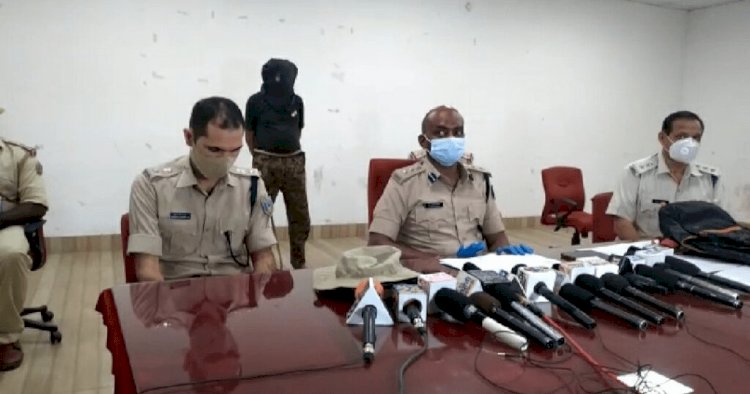 जमशेदपुर: वेब सीरीज सीरियल किलर 'असुर' देख दीपक ने बनायी थी वाइफ व बेटियों की मर्डर की प्लान, टीचर की बॉडी से किया था रेप