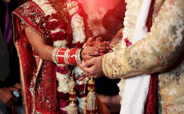 गिरिडीह: सिंदूर दान से पहले दुल्हन की लव स्टोरी का वीडियो वायरल शादी के मंडप से भाग निकला दूल्हा