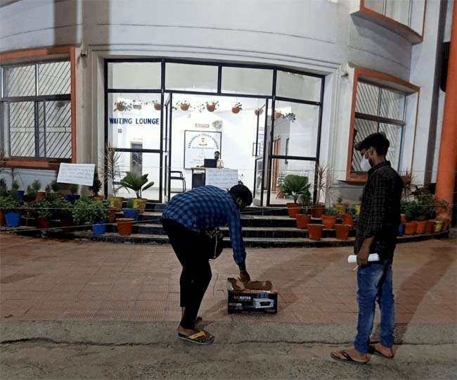 धनबाद:कोरोना वायरस संक्रमण का भय, Saraidhela Police Station में पब्लिक  एंट्री बैन,  ड्राप बाक्स में जमा हो रहा कंपलेन लेटर