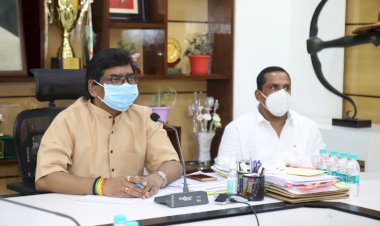 झारखंड: सीएम हेमंत सोरेन ने धनबाद, बोकारो और गिरिडीह में कोरोना की स्थिति पर एमपी व एमएलए से की चर्चा