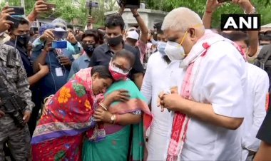 पश्चिम बंगाल: कूचबिहार मे हिंसा पीड़ितों से मिले गवर्नर जगदीप धनखड़, बोले- संविधान की रक्षा मेरी जिम्मेदारी