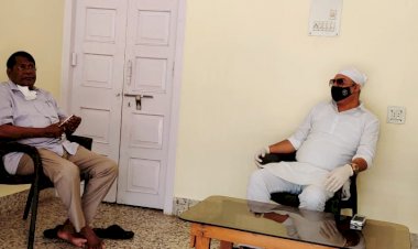  रणविजय सिंह ने रांची में वित्त मंत्री रामेश्वर उरांव से मुलाकात की