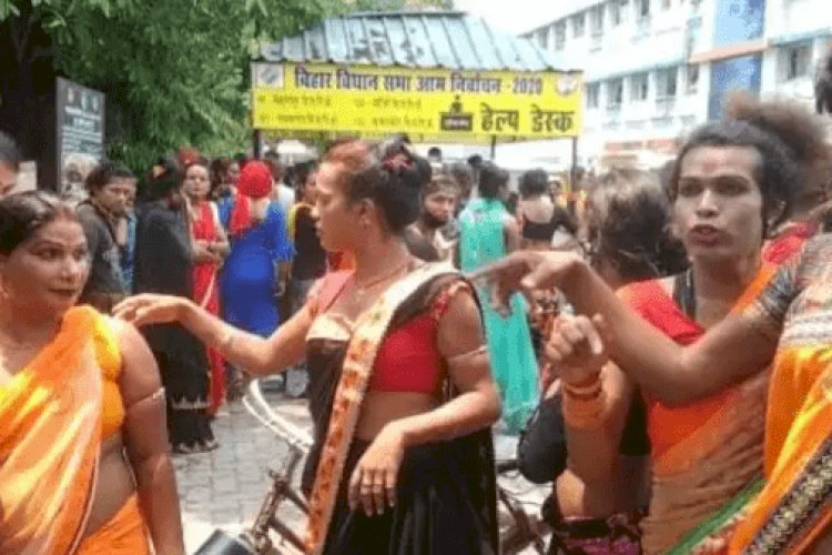 बिहार: गोपालगंज में लॉकडाउन का विरोध! किन्नरों का बवाल, सरकारी गाड़ी को किया क्षतिग्रस्त, जान बचाकर भागे अफसर