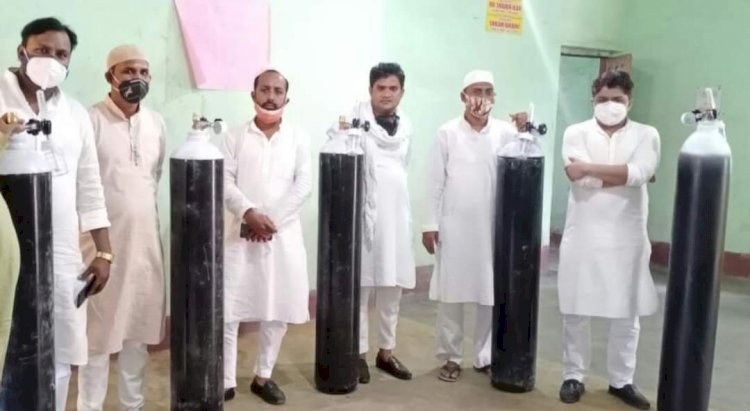 धनबाद: नौजवान कमिटी पुराना बाजार ने पेश की अद्भुत मिसाल ,ईद के अवसर पर दिया ऑक्सीजन सिलेंडर, फ्लोमिटर, ऑक्सीमीटर