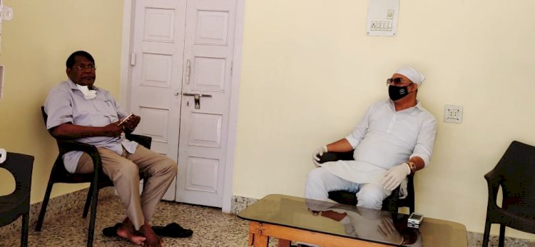  रणविजय सिंह ने रांची में वित्त मंत्री रामेश्वर उरांव से मुलाकात की