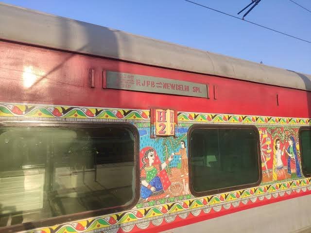 नई दिल्ली: इंडियन रेलवे ने कई मेल और एक्सप्रेस स्पेशल ट्रेनों के संचालन का किया एलान 