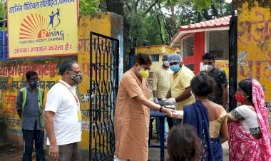 धनबाद: राइजिंग डेली किचन के बारहवां दिन 619 लोगों ने किया भोजन