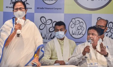 पश्चिम बंगाल: बीजेपी छोड़ TMC लौट मुकुल रॉय, ममता बनर्जी को बताया देश का लीडर