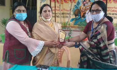 धनबाद: सावित्री देवी ने पहला कदम स्कूल में स्पीच ट्रेनर डिवाइस का किया उद्घाटन 