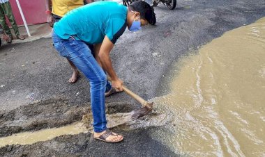 दुमका: सब  इंस्पेक्टर श्यामल  मंडल आदेश- निर्देश नहीं देते,बल्कि खुद समस्याओं का करते हैं समाधान,काठीकुंड के हैं थाना प्रभारी