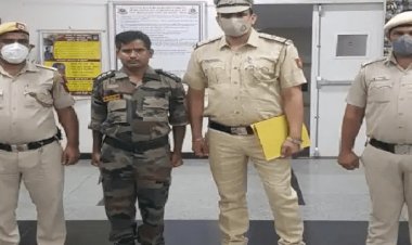 नई दिल्ली: महिलाओं को इंप्रेस करने के लिए खुद को आर्मी ऑफिसर बताता था सिक्योरिटी गार्ड, FIR, अरेस्ट, जेल गया