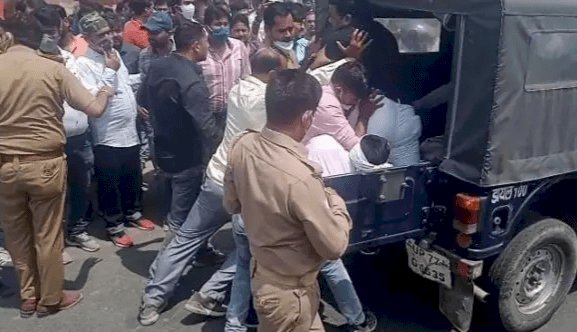 उत्तर प्रदेश : कानपुर में पुलिस कस्टडी से हिस्ट्रीशीटर को छुड़ाने वाले लीडर को बीजेपी ने पदमुक्त किया,जांच के लिए तीन सदस्यीय कमेटी 
