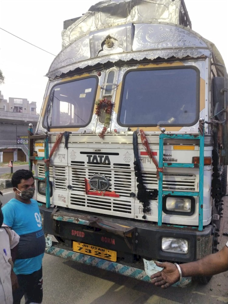 धनबाद: झरिया के तस्कर एक ट्रक कोयला धैया में जब्त, ड्राइवर कस्टडी में, जांच में जुटी पुलिस