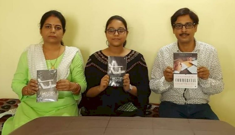 धनबाद: DPS की 10 वीं की स्टटूडेंट अंशिका ने लिखी द पेंटेड पोर्च नामक बुक