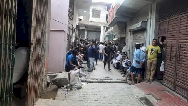 गाजियाबाद में ट्रिपल मर्डर,घर में घुसकर अंधाधुंध फायरिंग, कपड़ा व्यापारी और उसके दो बेटों की मौत, वाइफ की हालत गंभीर