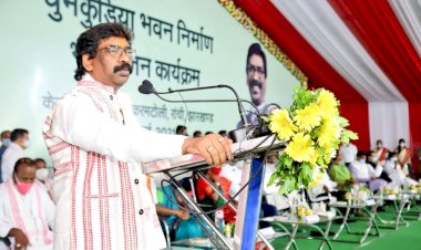 रांची: सीएम हेमंत सोरेन ने किया धुमकुड़िया भवन का शिलान्यास, कहा-आदिवासी परंपरा और संस्कृति को बचाना सभी की जिम्मेदारी