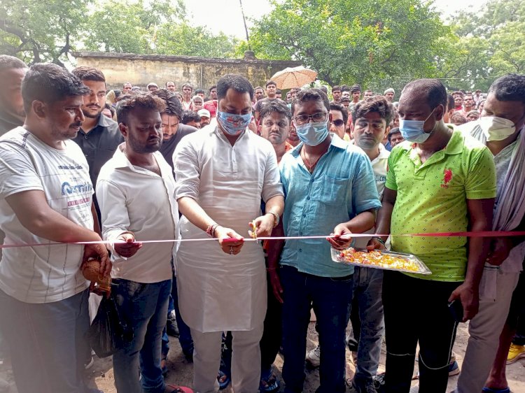 धनबाद: रणविजय सिंह की पहल से मोदीडीह श्याम बाजार में लगा नया बिजली ट्रांसफार्मर