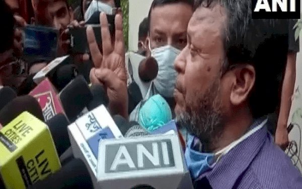 बिहार: CM नीतीश व अफसरों के खिलाफ FIR दर्ज कराने के लिए थाने में घंटों डटे रहे आईएएस सुधीर कुमार