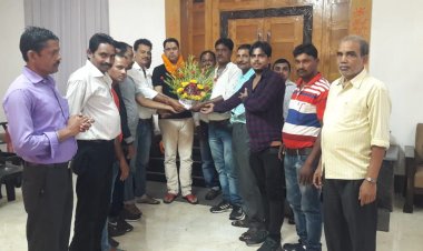 धनबाद: समाचार पत्र के विक्रेता समिति के सभी समस्याओं का समाधान होगा: रणविजय सिंह