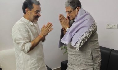 बिहार: उपेंद्र कुशवाहा से मिले ललन सिंह, कहा- किसी की छाती पर सांप लोट रहा तो मैं क्या करूं