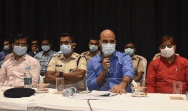 धनबाद: खनिज पदार्थों का इलिगल माइनिंग किसी हाल में नही होगा: डीसी